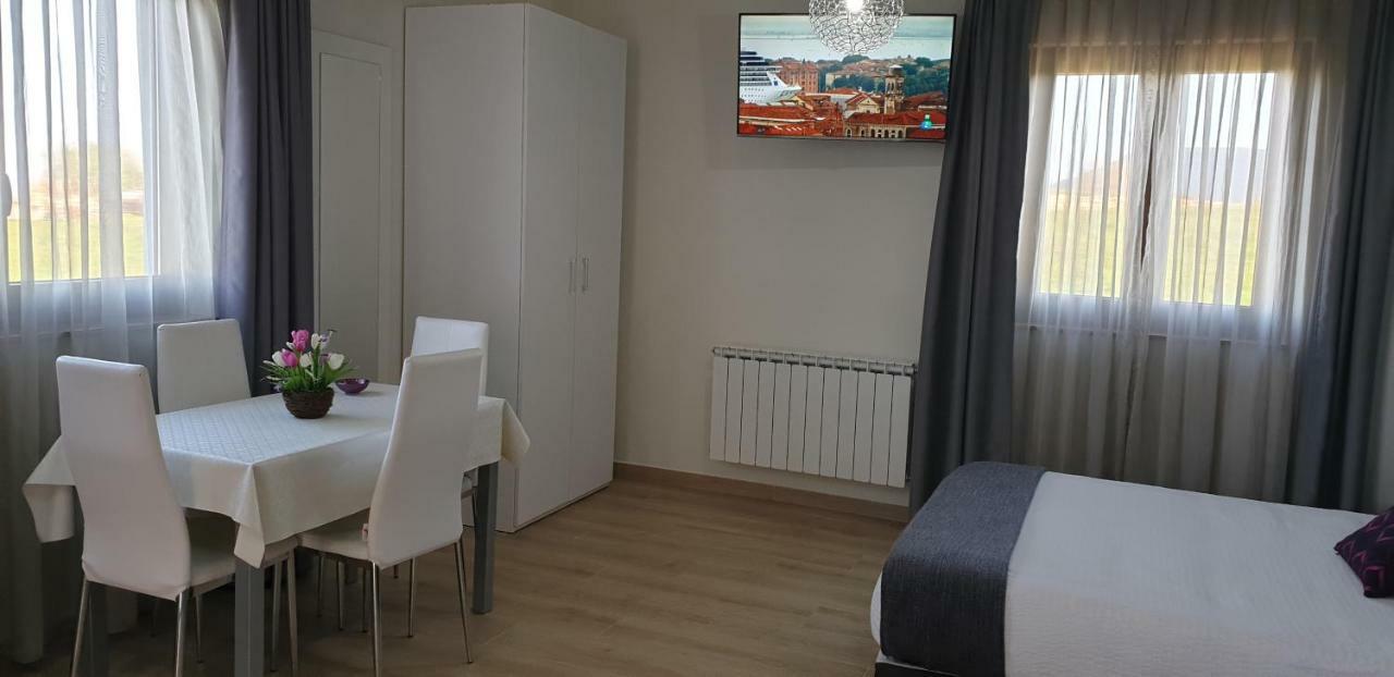 Apartamentos La Pradera De Isla Plana Esterno foto